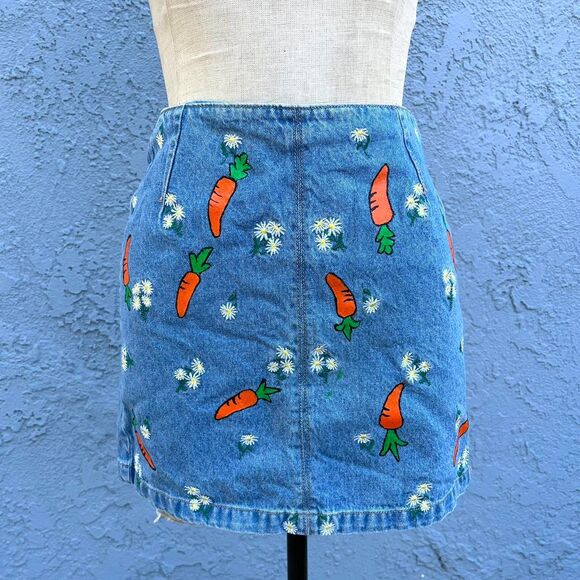 Divided Dresses & Skirts - Denim Mini SKirt in Size 2 Carrots Novelty print cottagecore